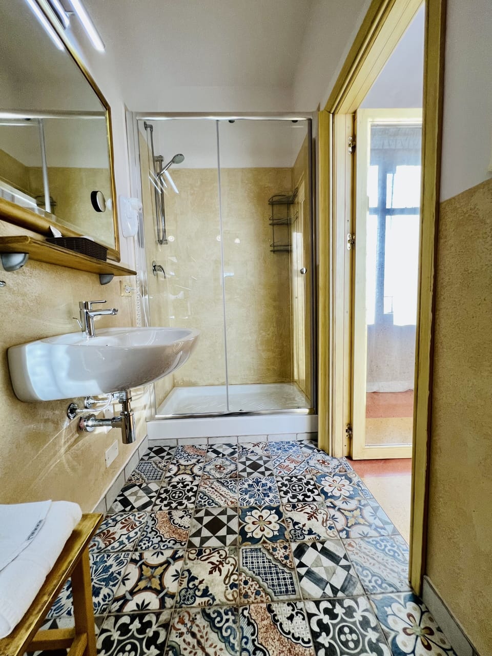 Deluxe Double Room, 1 Bedroom, Sea View, Tower | Frette Italian sheets, premium bedding, minibar, desk