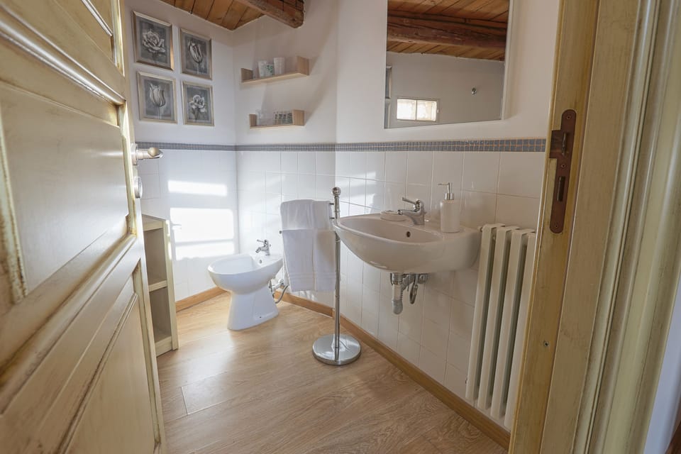 Basic Double or Twin Room, 1 Bedroom, City View, Tower | Bathroom | Shower, rainfall showerhead, free toiletries, hair dryer
