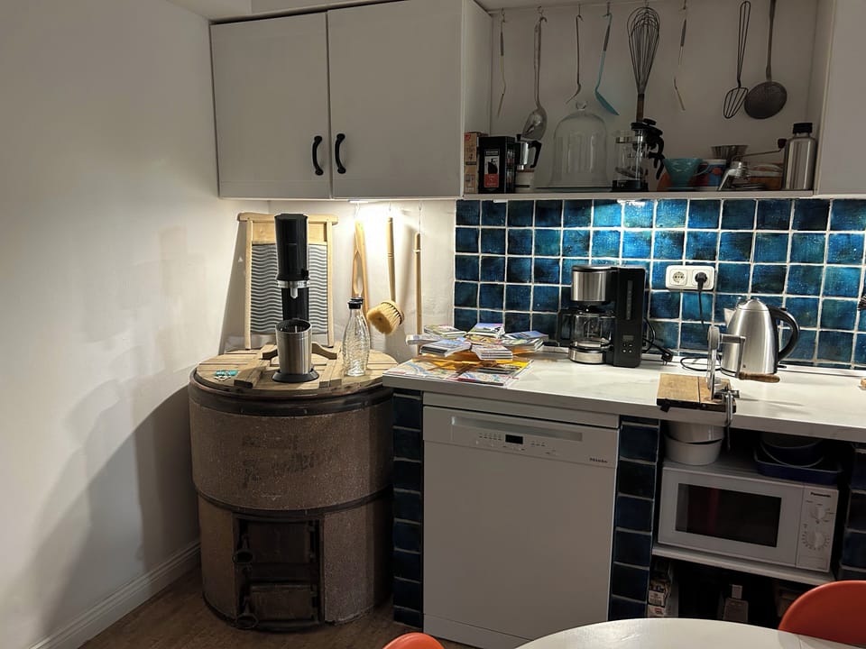 Die Küche war ursprünglich die Wäscherei.
Miele-Spülmaschine