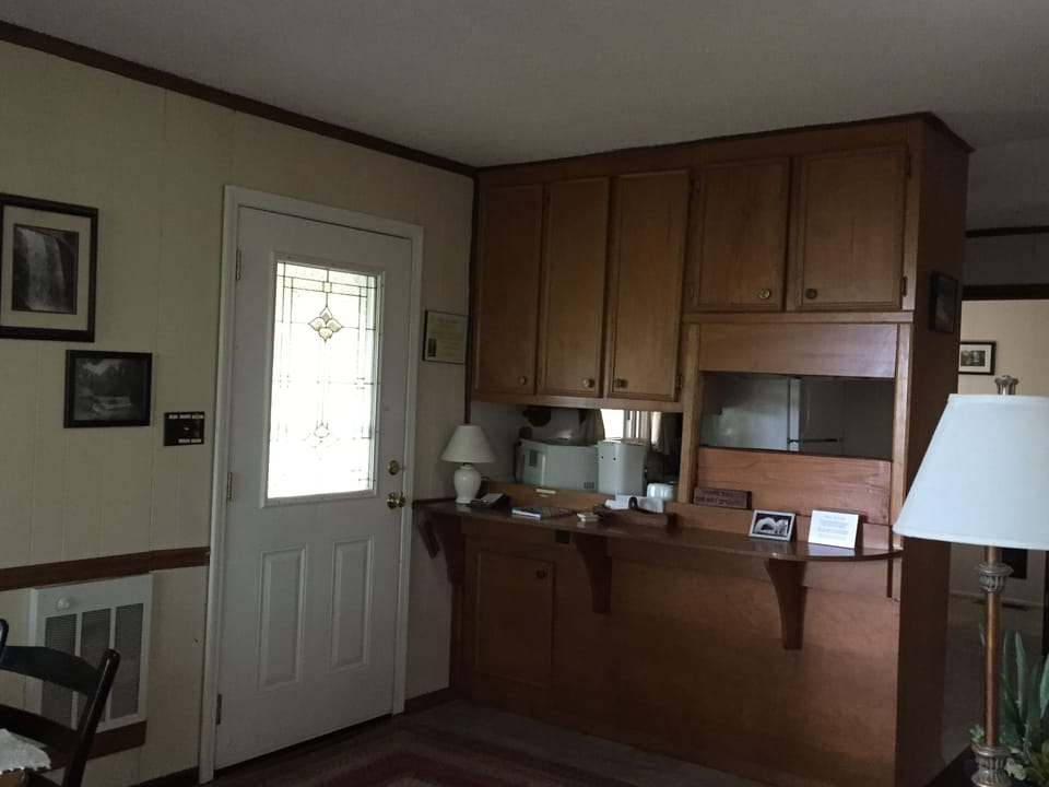 Entrance with kitchen on the other side 