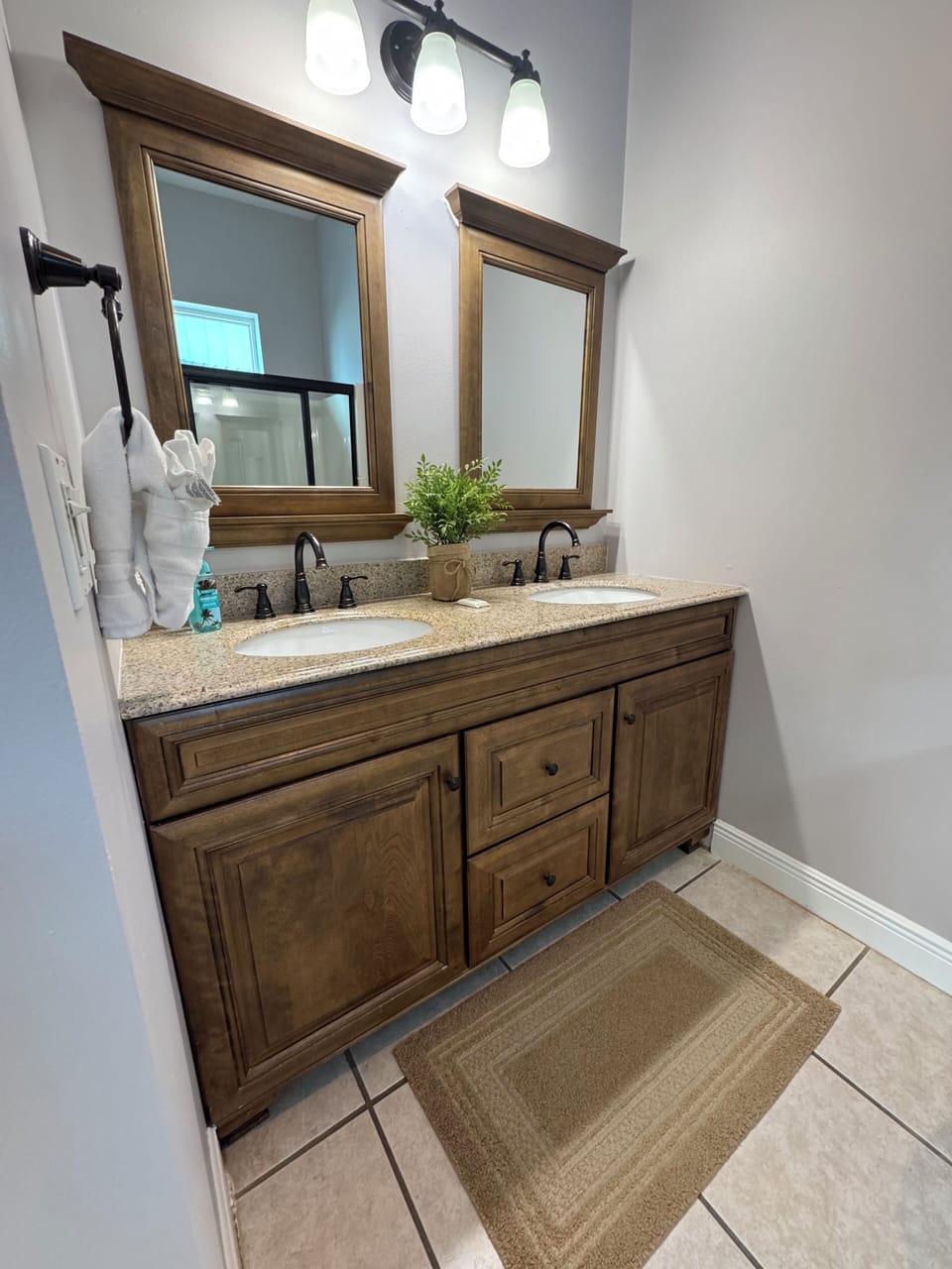 2nd Floor Bathroom