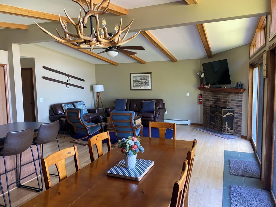 Open Kitchen, Dining & Living with Views to the Lake