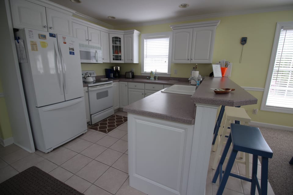 Fully equipped kitchen.