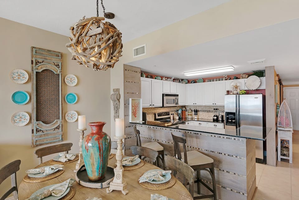 Kitchen and Dining for up to 10 guests