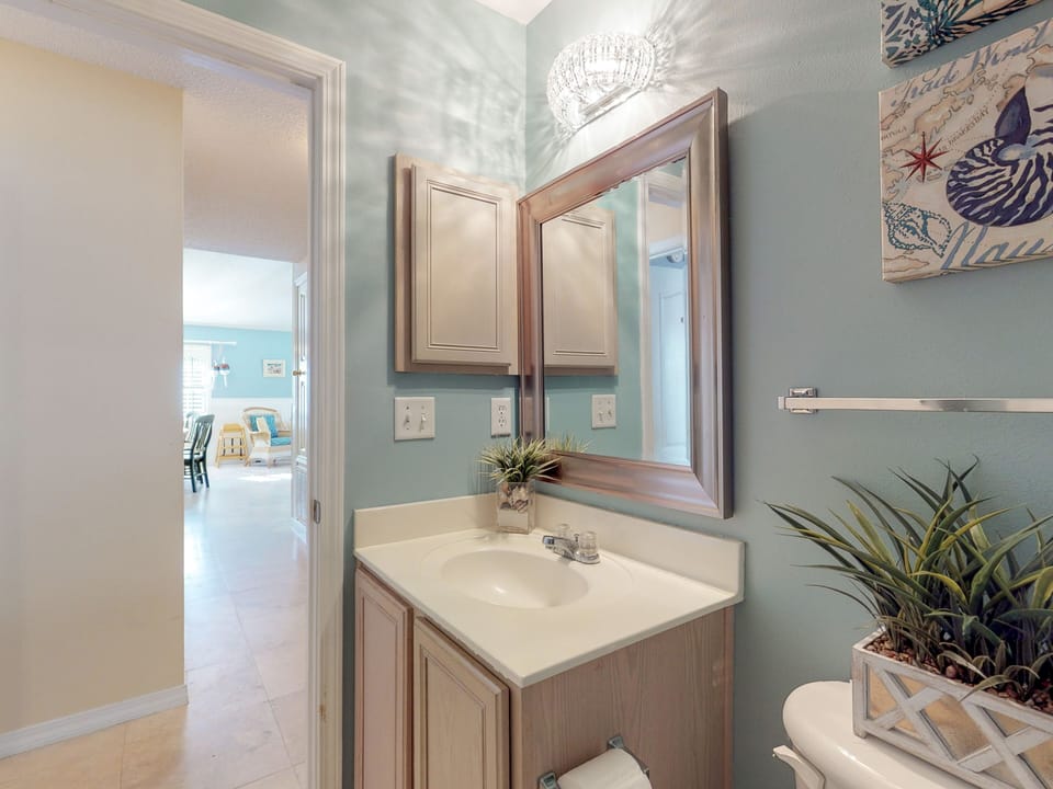 Full Guest Bathroom