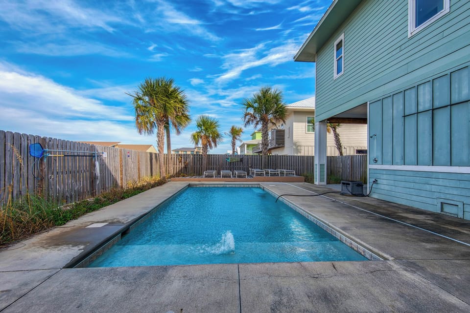 Pool/Heated