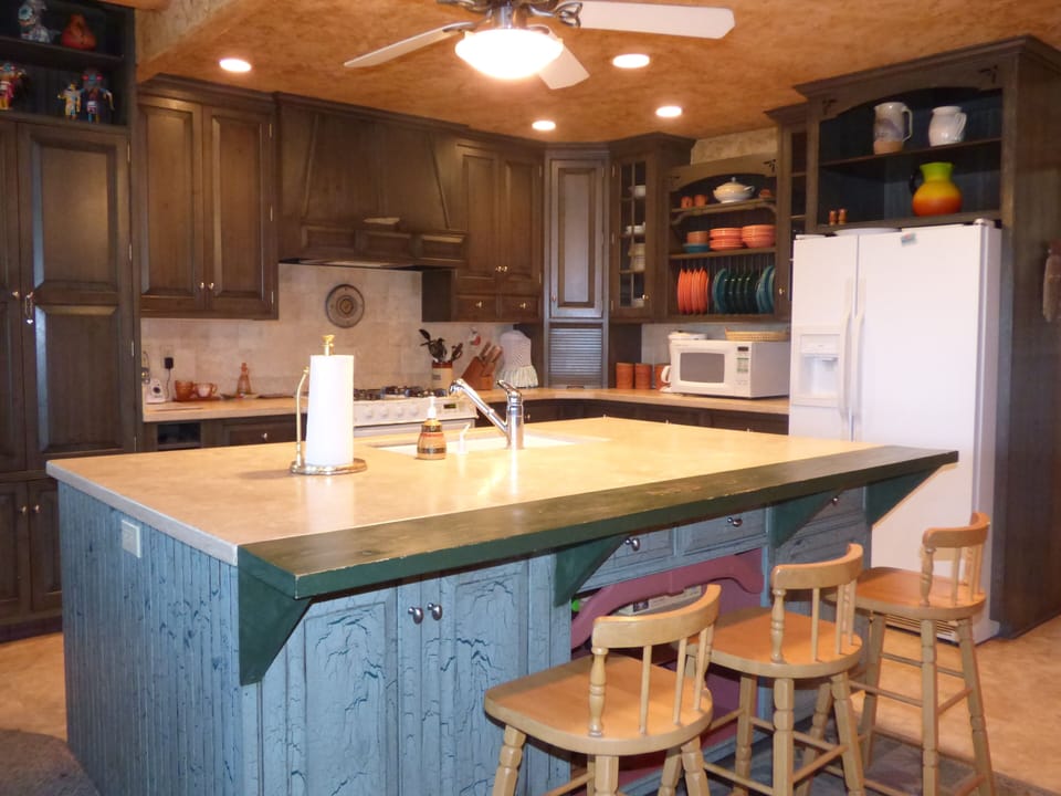 Kitchen with everything you need for a special meal
