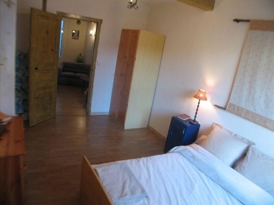 Master Bedroom (First Floor)