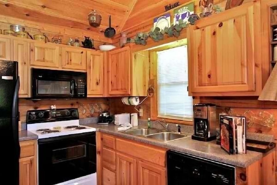 Fully Stocked Kitchen