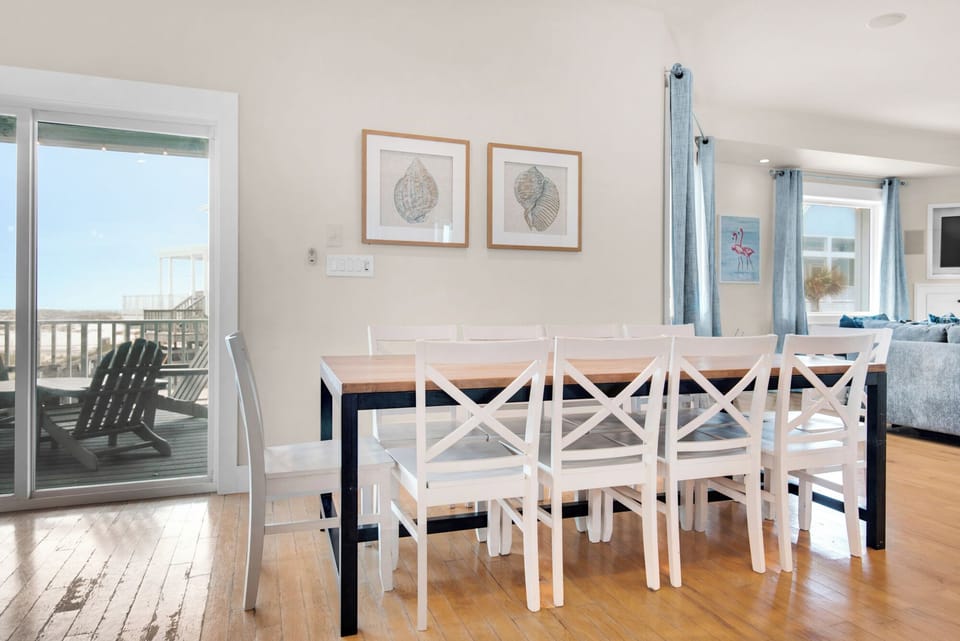 Enjoy a meal with the whole family in the dining room