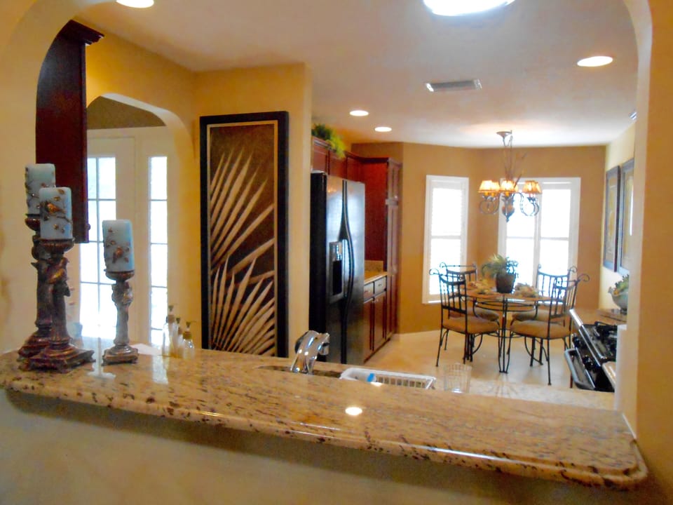 
DESIGNER KITCHEN 