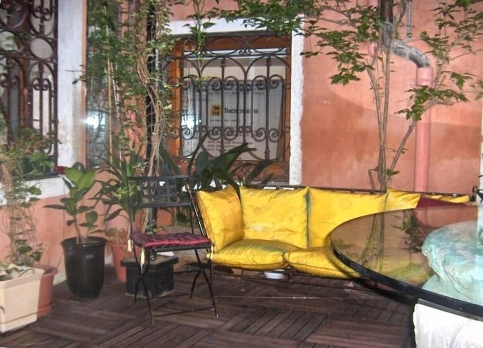 Garden/courtyard at back of the suite