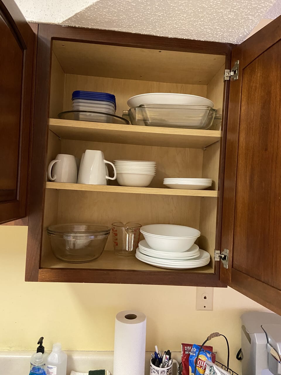 Dishes, cups bowls, service for 4