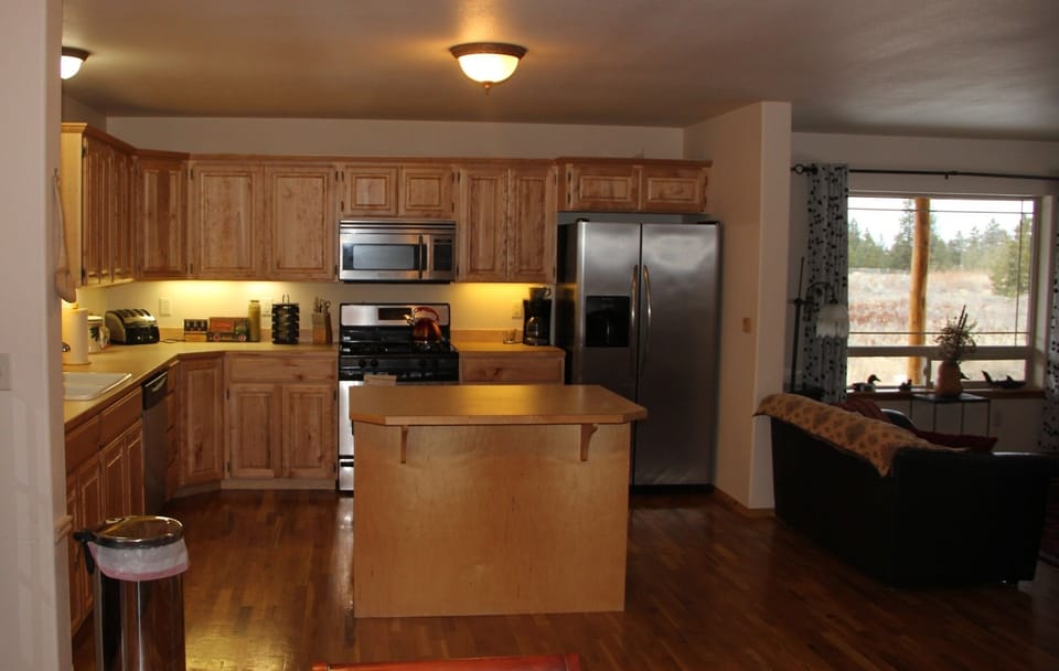 The kitchen is fully equipped and ready some fine country cooking.