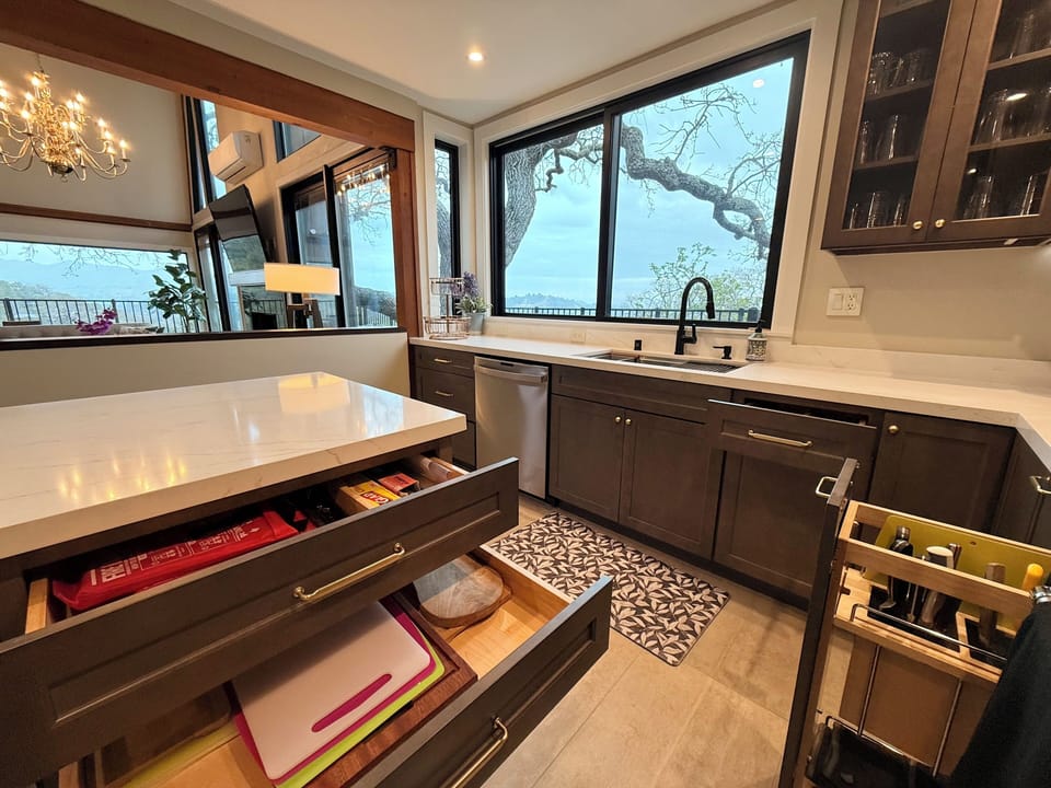 All the amenities one could ever want in the kitchen!