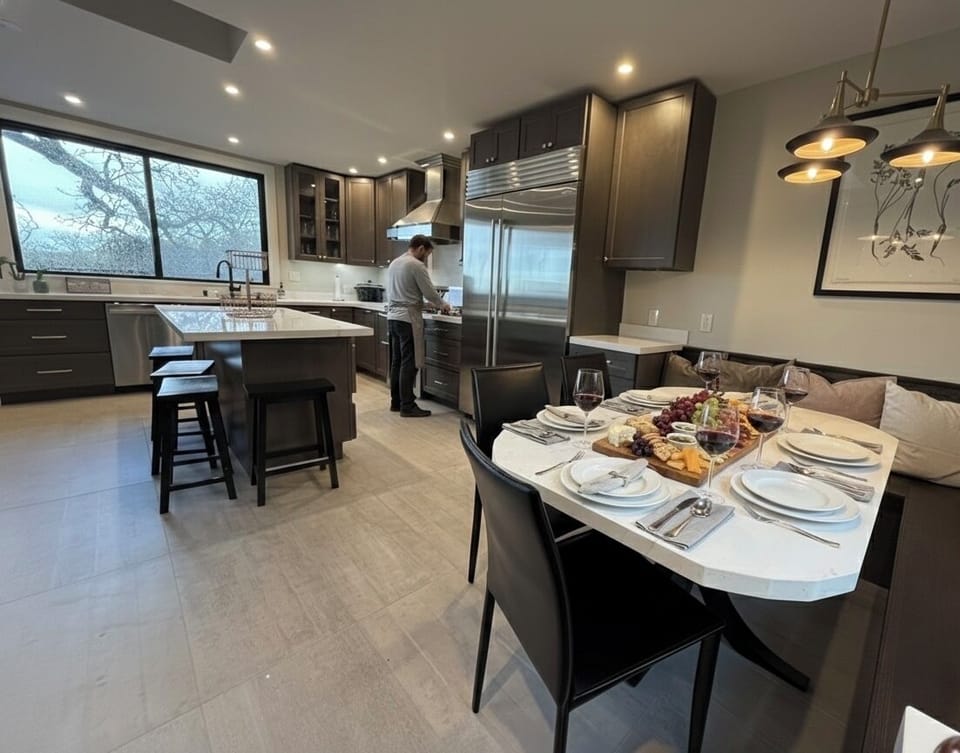 Kitchen booth seats 6-8 easily, and up to 10! Center, Island seats 4.