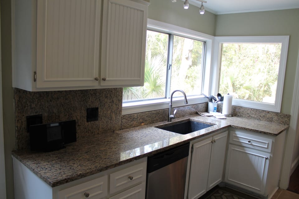 Completely Updated & fully equipt Kitchen