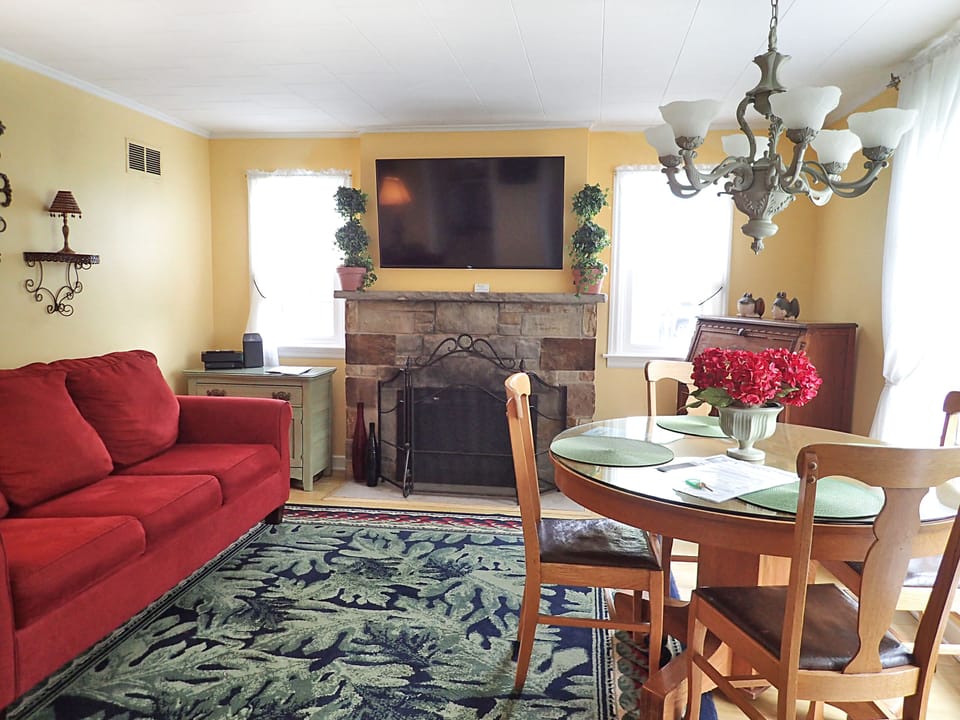 Living and dinning area