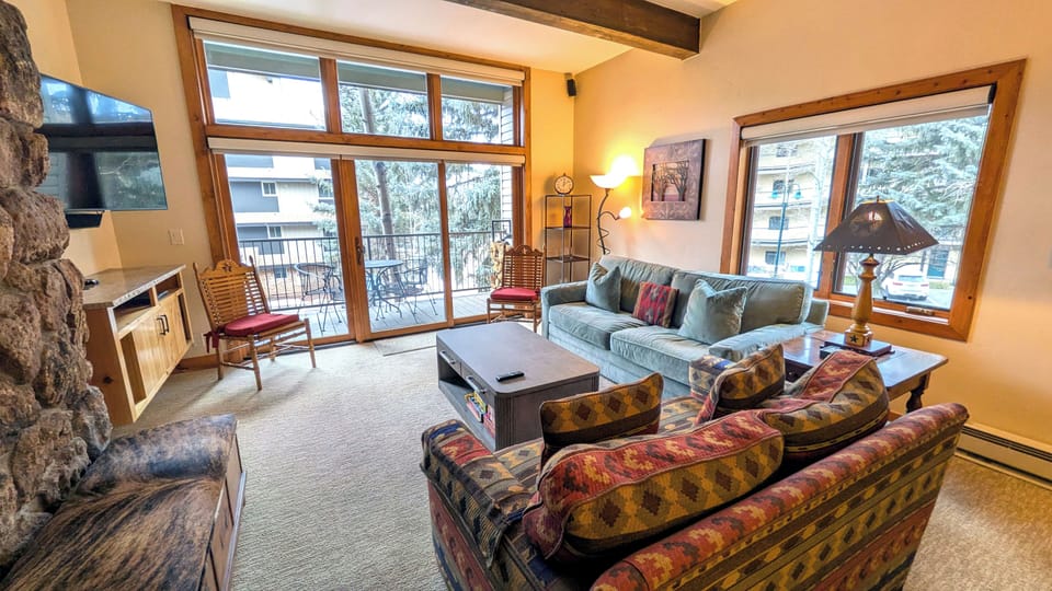 Beaver Creek West Condo #20 living area
