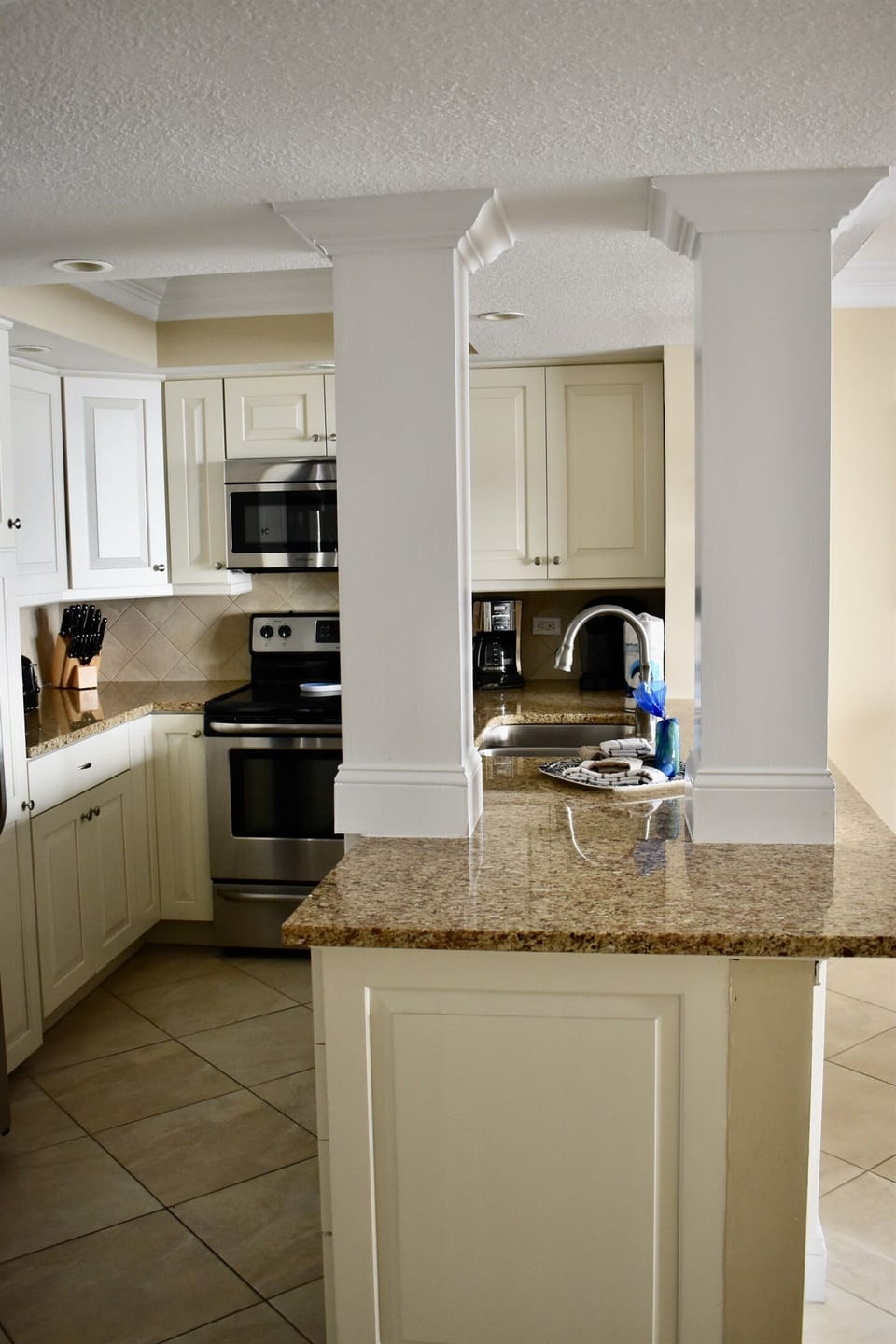 Kitchen w/Expanded Countertops