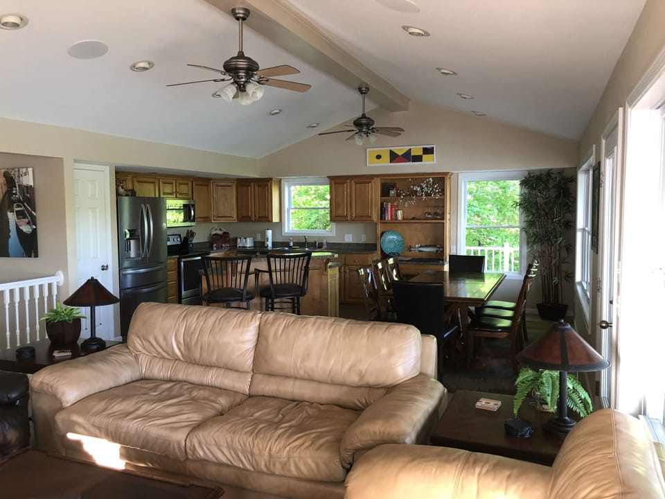 Open Floor Plan!