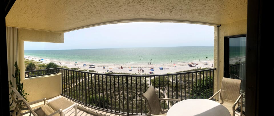 Large Balcony with Ocean front view
