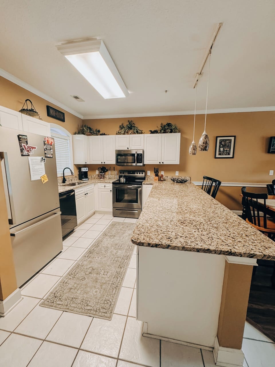 Fully equipped kitchen with granite countertops