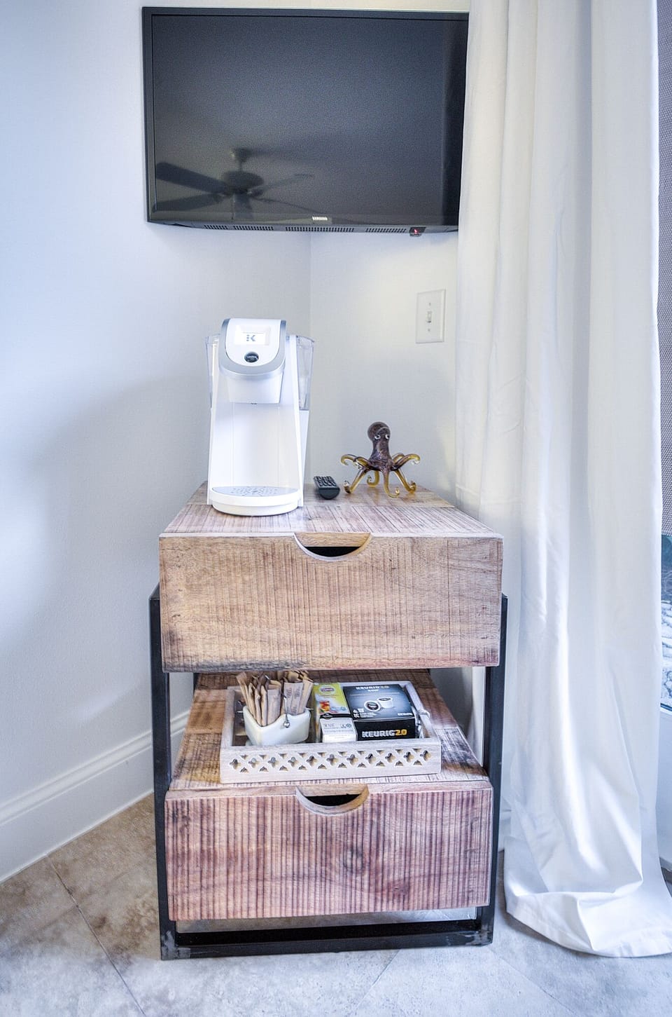 Keurig Coffe brewer, flat tv, you will find octopuses all around cottage