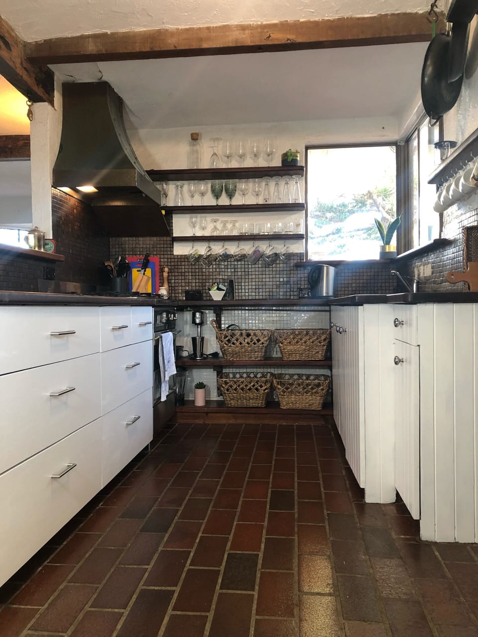 Kitchen has everything you will need to cook up a storm!
