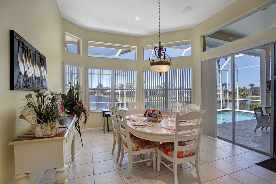 Dining room off of kitchen and patio