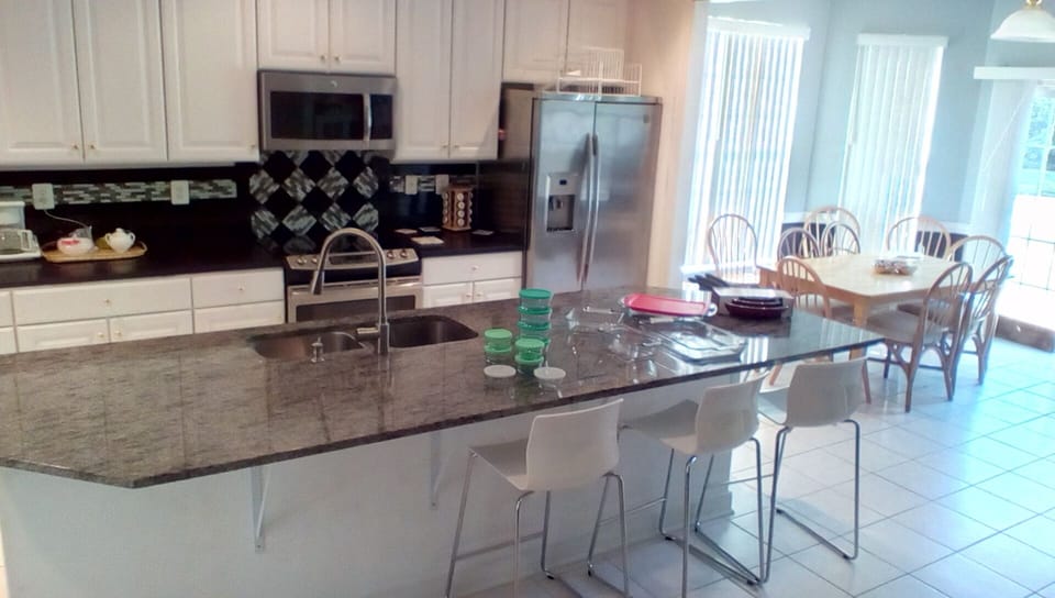 Oven Ware/bowls added per guest request. Thanks for feedback, no problem there. 