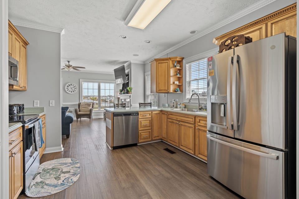 Test out your cooking skills in this fully stocked kitchen.