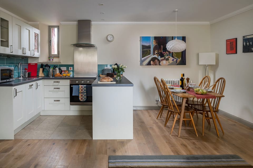 Open plan kitchen and dining area