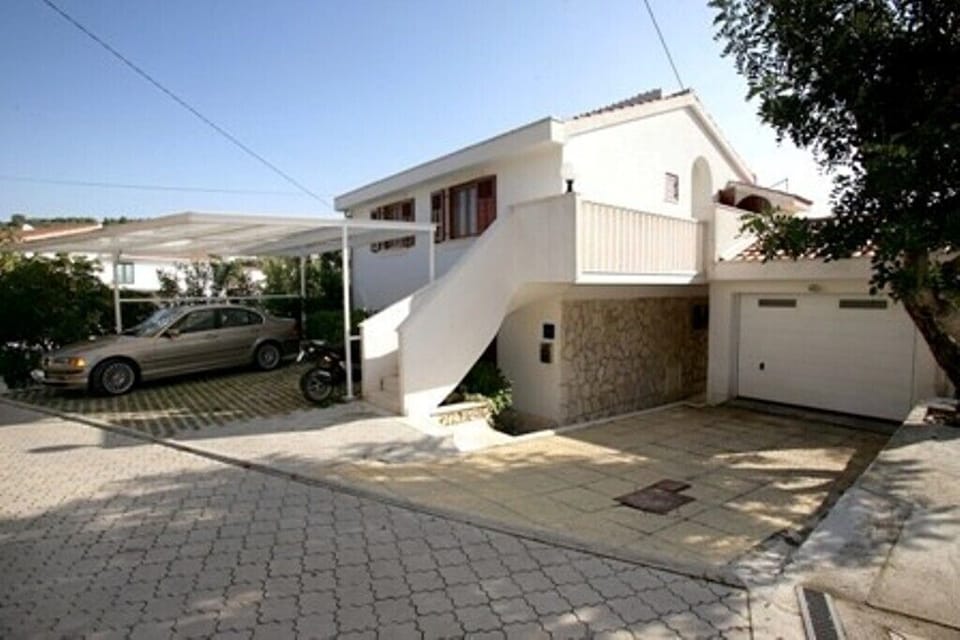 Entrance, parking, garage