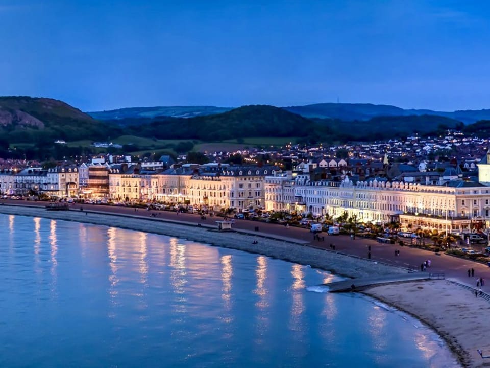 The Promenade at night 