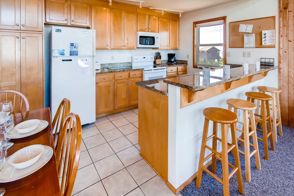 Surf-or-Sound-Realty-Sandflea-33-Kitchen