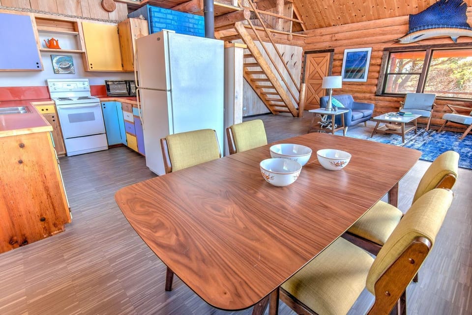 From the kitchen to the dining room, quick and easy service!
