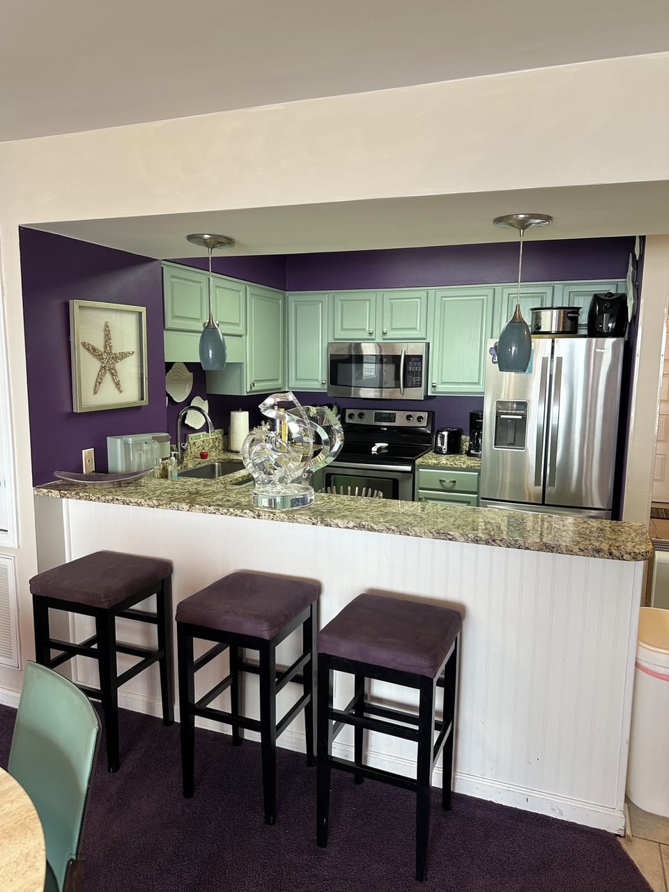 eating bar at kitchen