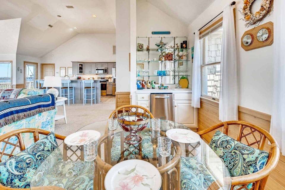 Bar area for entertaining.
