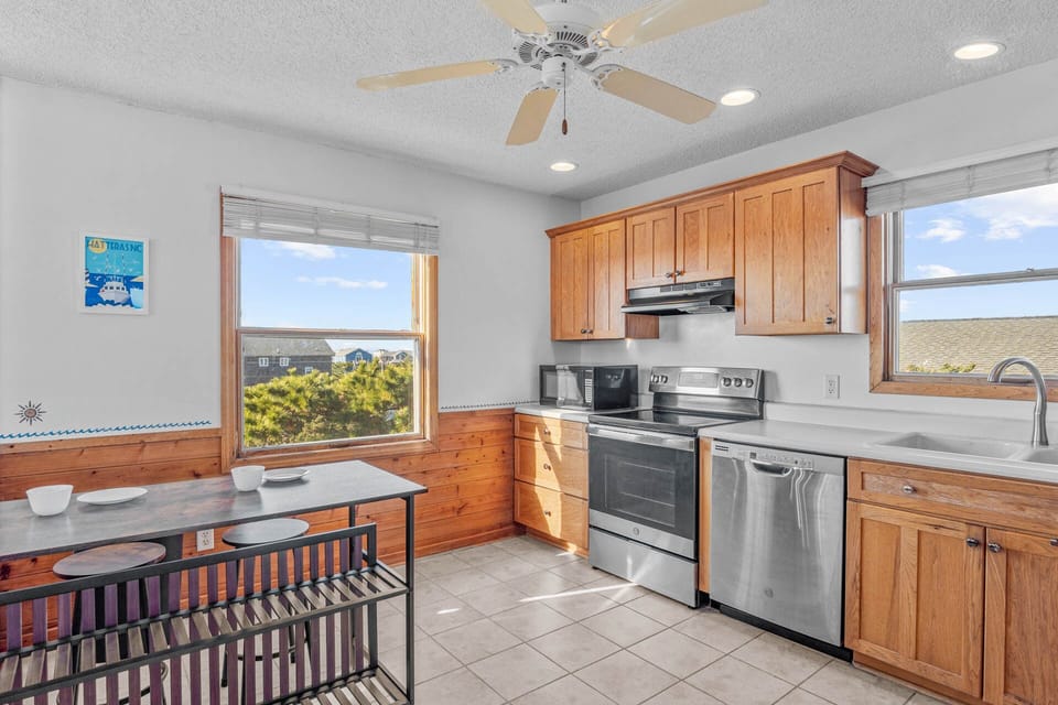 Surf or Sound Realty - 142 - Topside - Kitchen -1