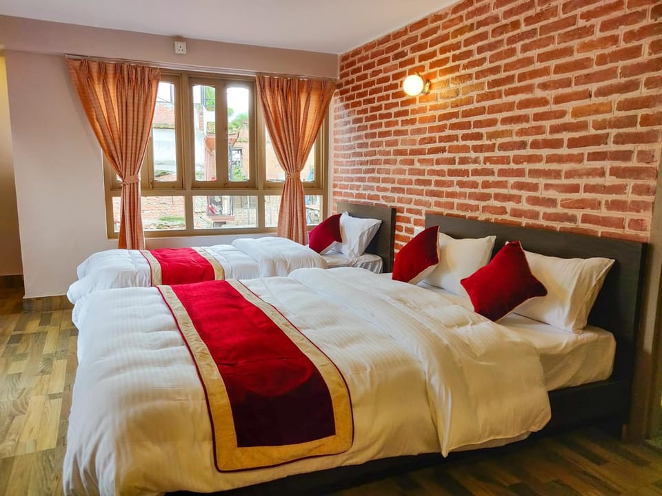 Pillowtop beds, free WiFi, bed sheets