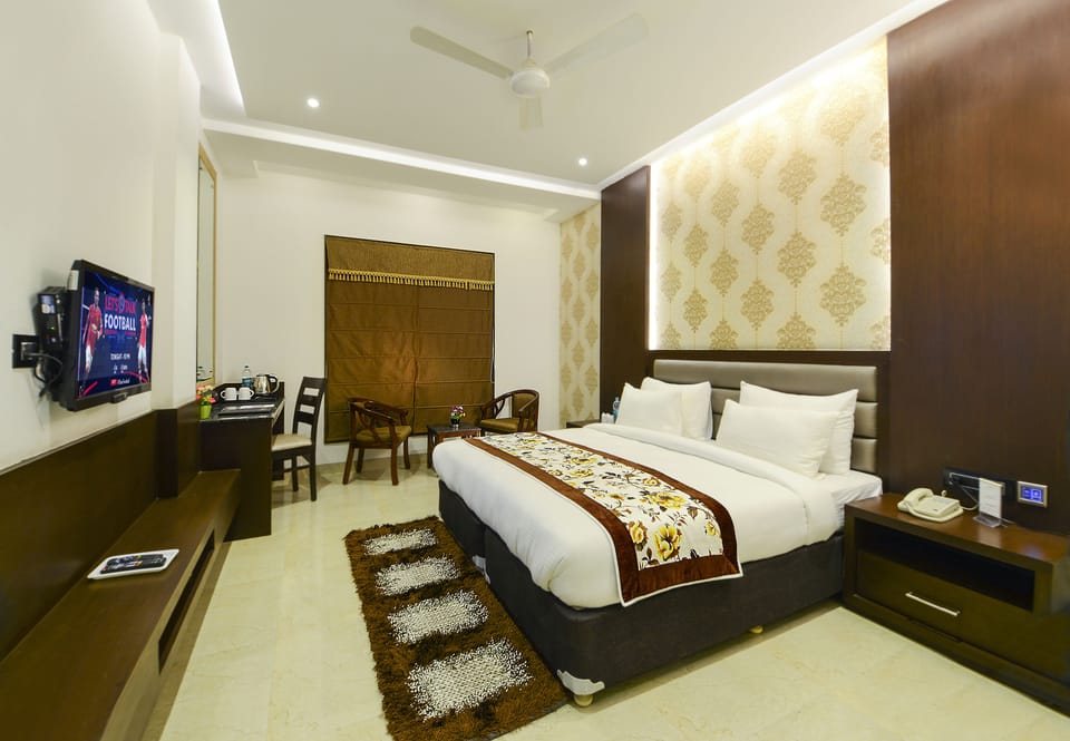 Super Deluxe Room  | In-room safe, soundproofing, free WiFi