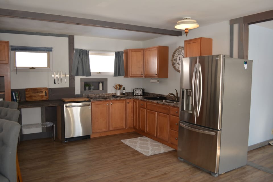 Cottage 1: Kitchen/dining area