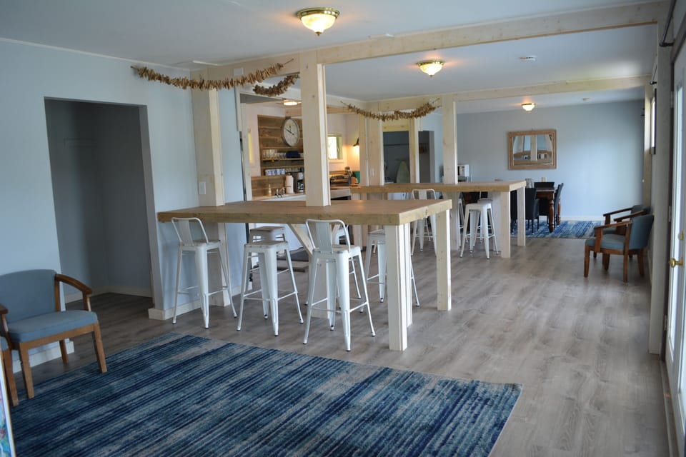 Cottage 2: Kitchen/dining area