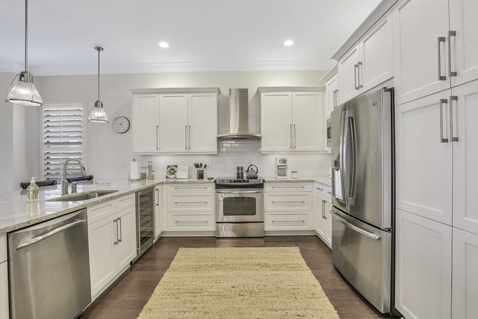 Kitchen: View 1
