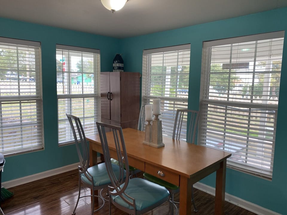 Eat-in kitchen