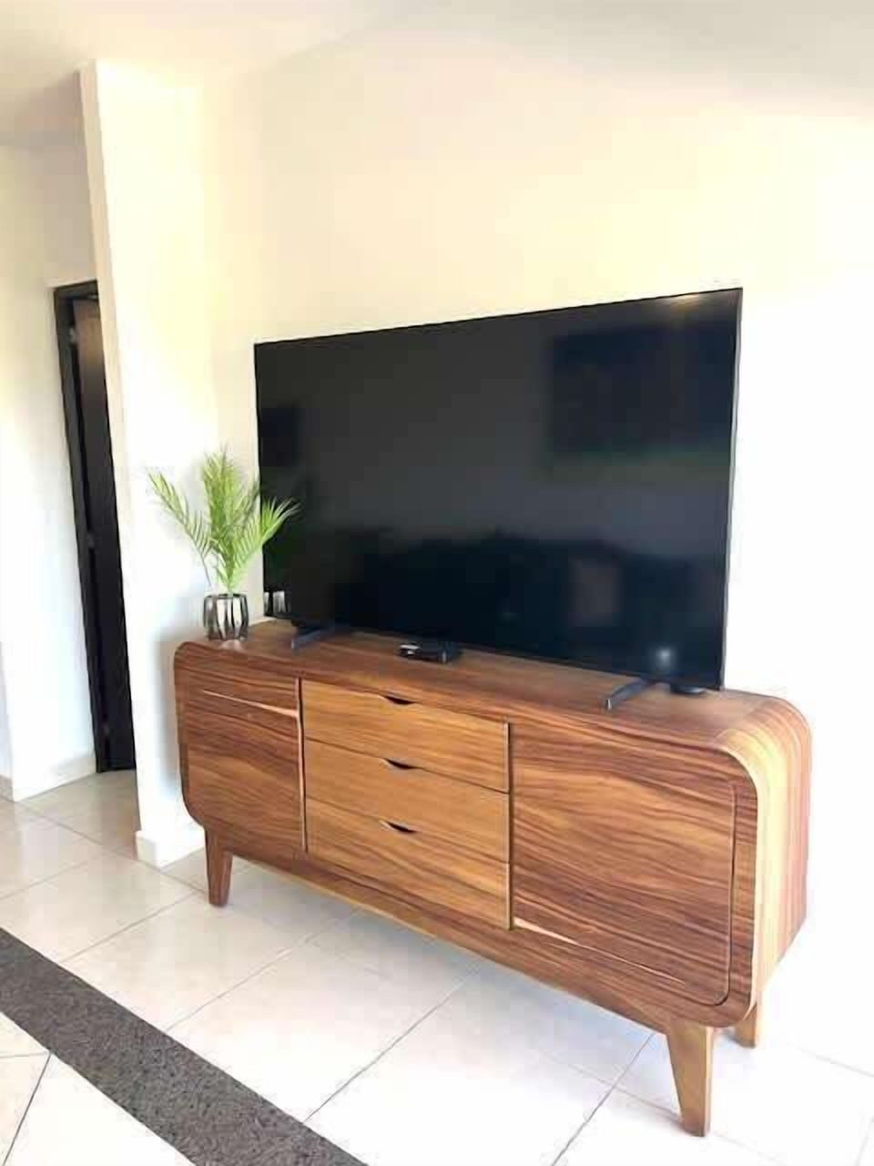 new flat screen tv and Smart tv access to all your favourite channels...