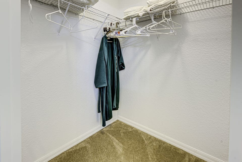 Walk in closet 