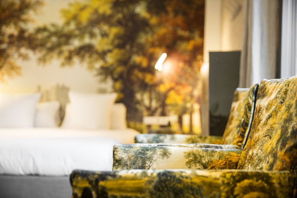 Design Double Room (Room 10) | Individually decorated, individually furnished, desk, iron/ironing board