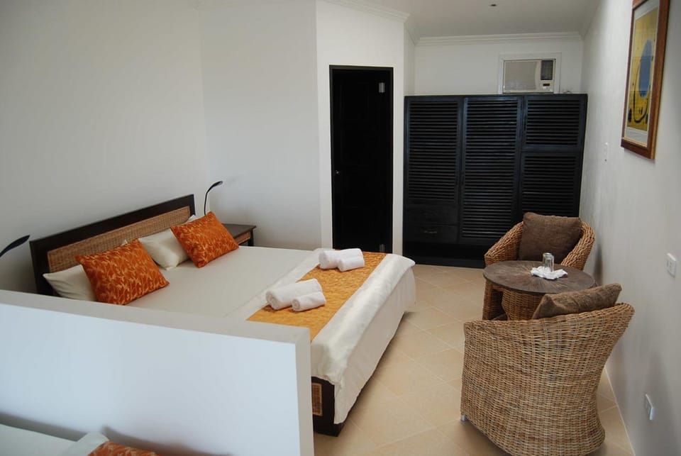 In-room safe, desk, free WiFi, bed sheets